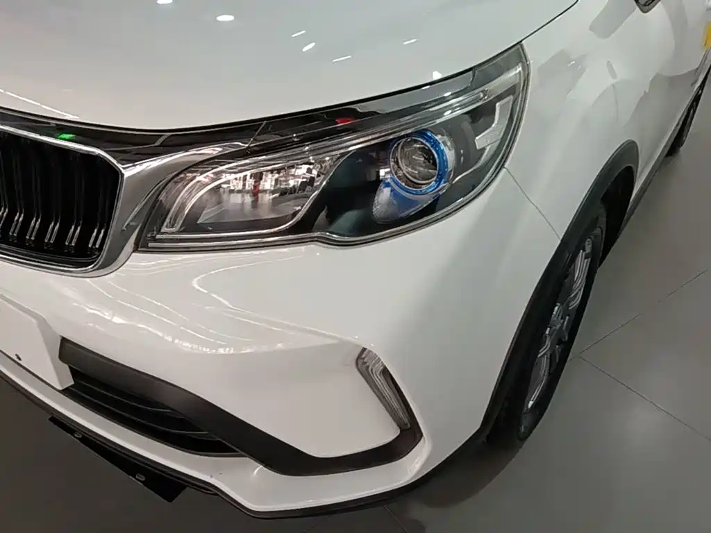Geely Vision X3 2022 — фото 24