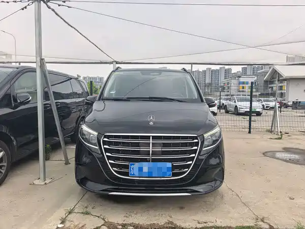 Mercedes-Benz V-Class 2025