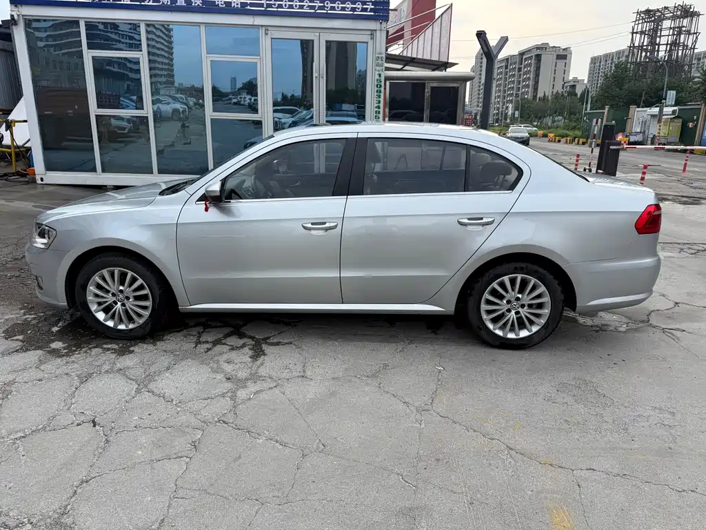Volkswagen Lavida 2013