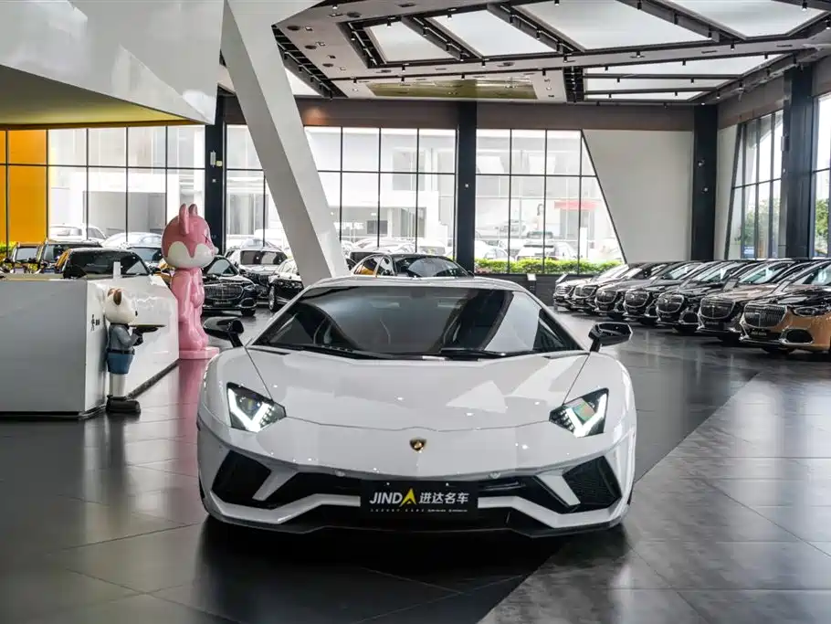 Lamborghini Aventador 2019 — фото 13