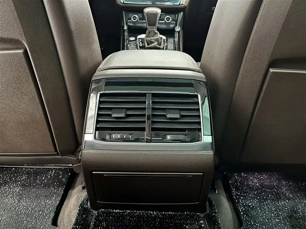 Volkswagen Phideon 2021 — фото 10