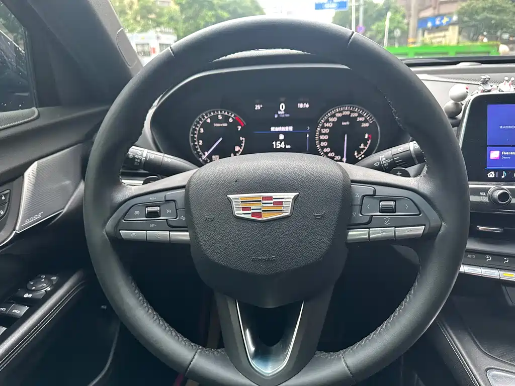 Cadillac CT4 2023 — фото 27