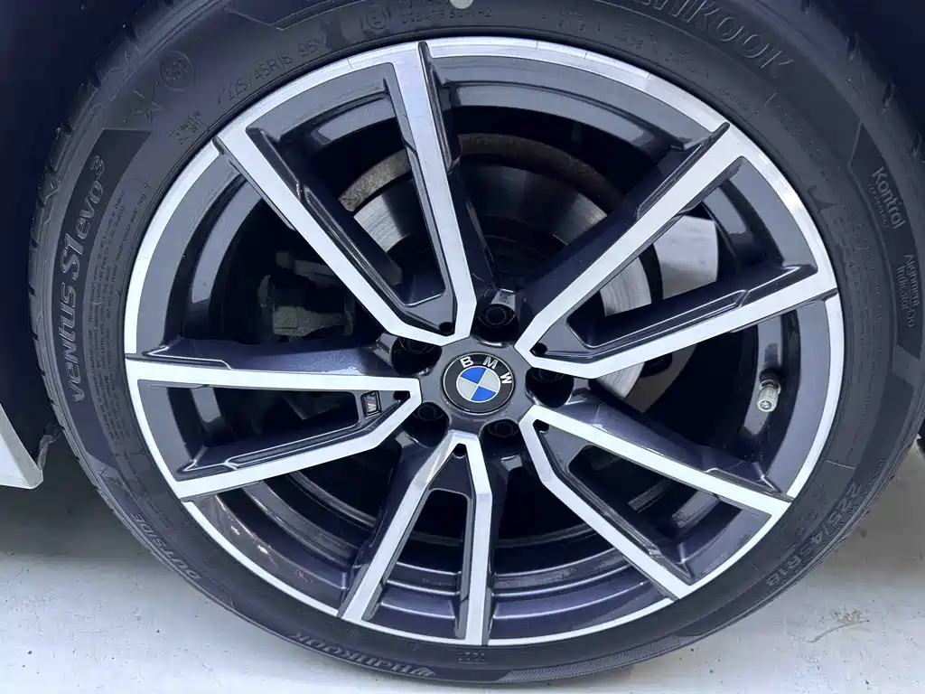 BMW 3 Series 2023 — фото 13
