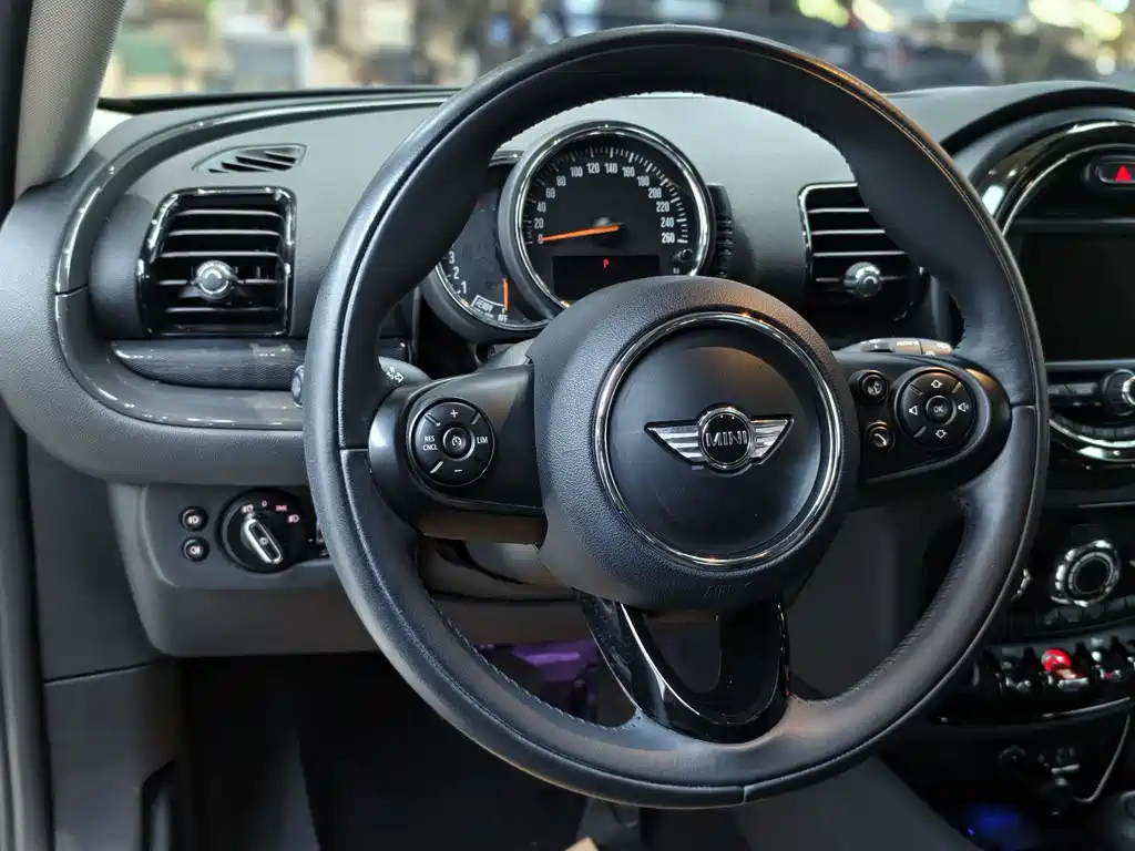 MINI Clubman 2017 — фото 8