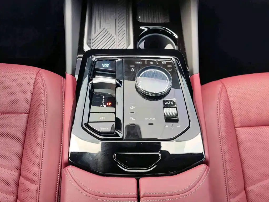 BMW i5 2025 — фото 8