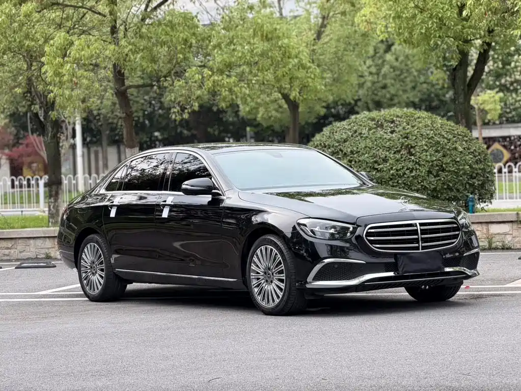 Mercedes-Benz E-Class 2022