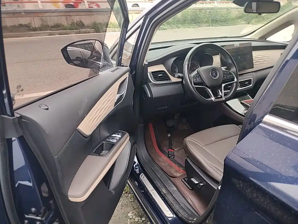 BYD Song MAX New Energy 2023 — фото 16