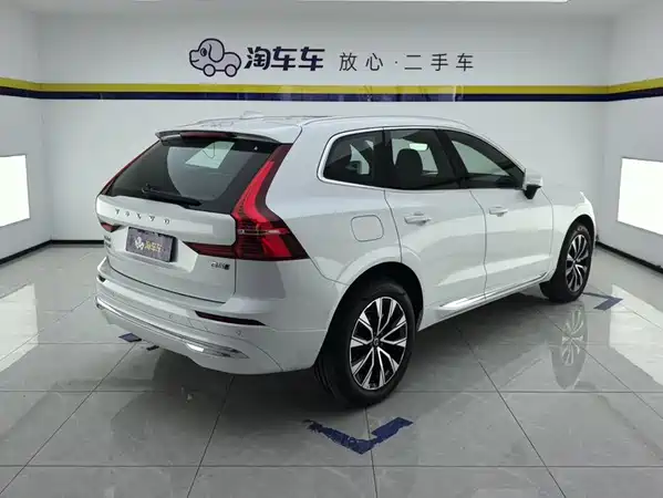 Volvo XC60 2025