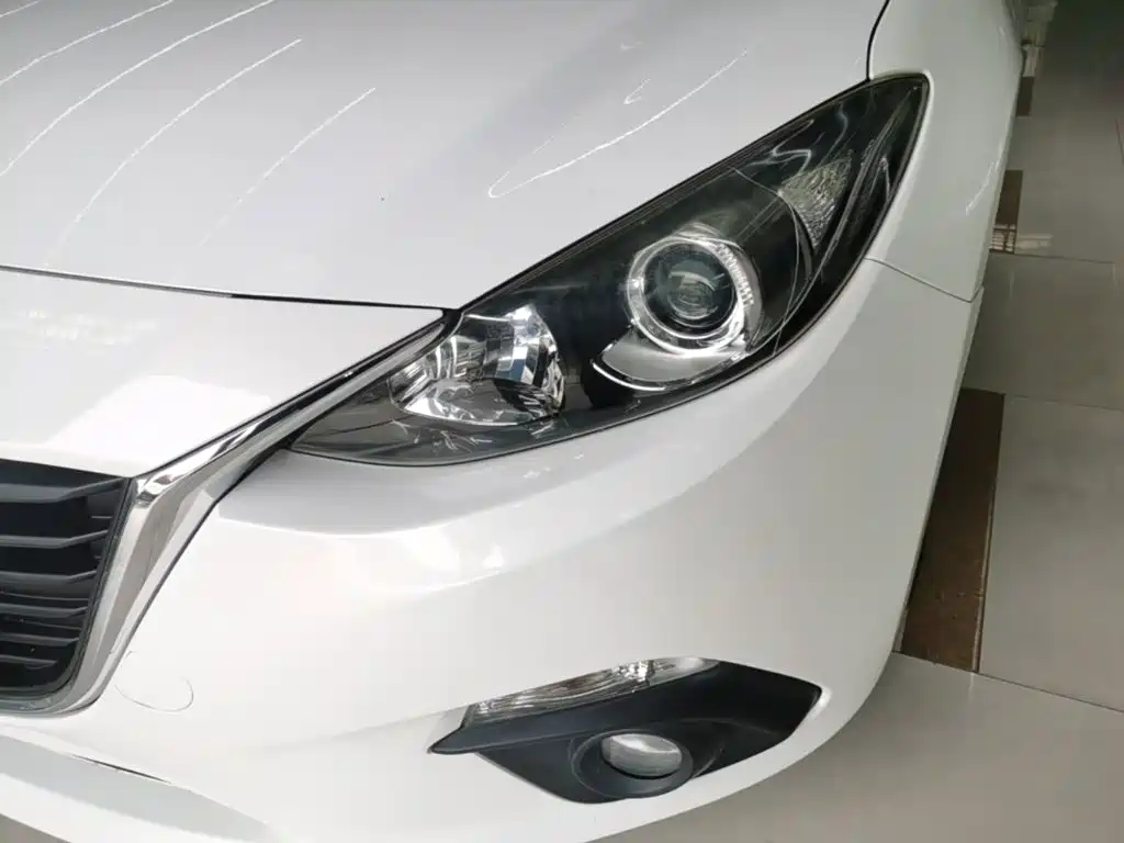 Mazda 3 Axela 2015 — фото 18