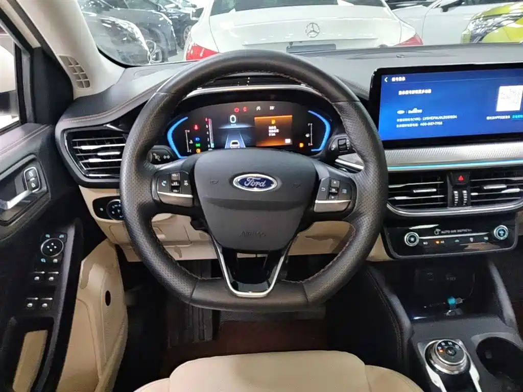 Ford Focus 2021 — фото 11