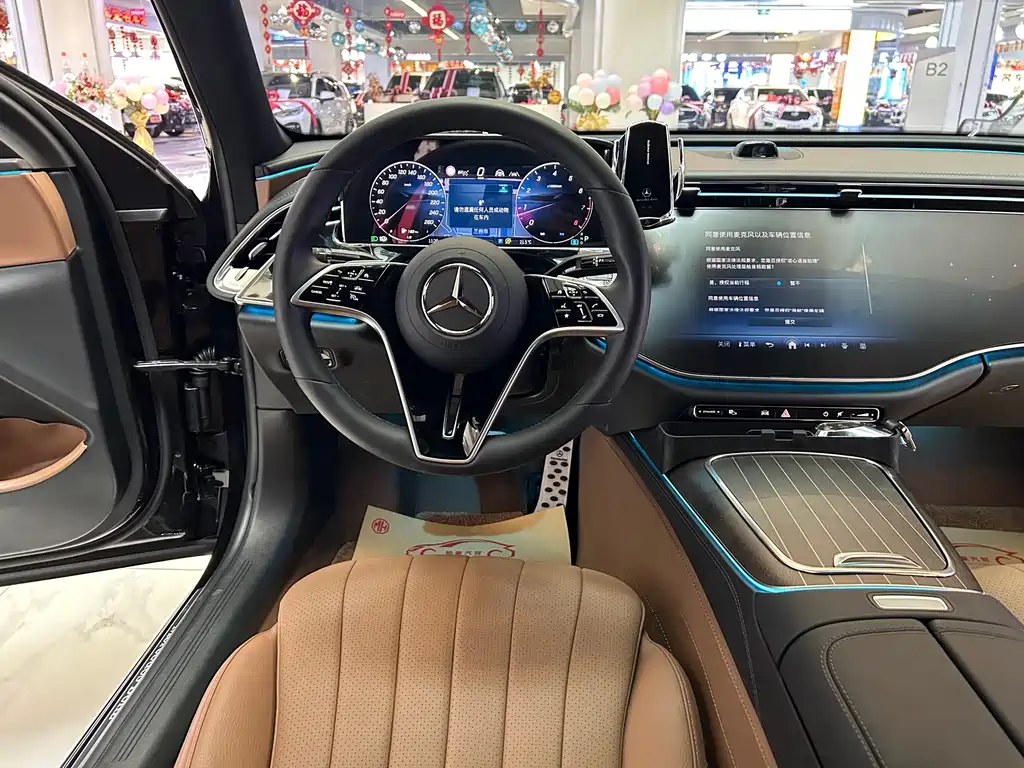 Mercedes-Benz E-Class 2025 — фото 10
