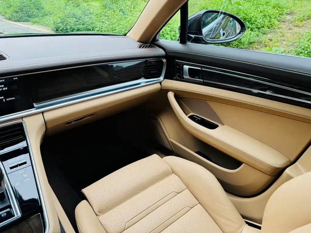 Porsche Panamera 2017 — фото 12
