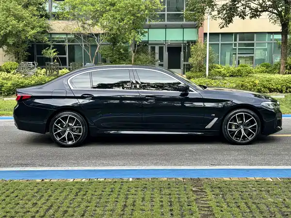 BMW 5 Series 2023
