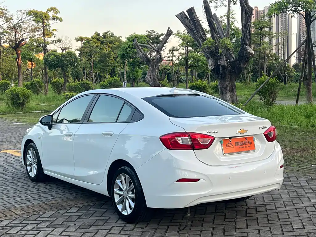 Chevrolet Cruze 2017 — фото 15