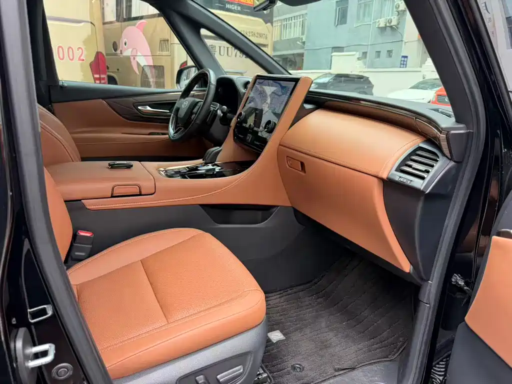 Toyota Alphard 2023