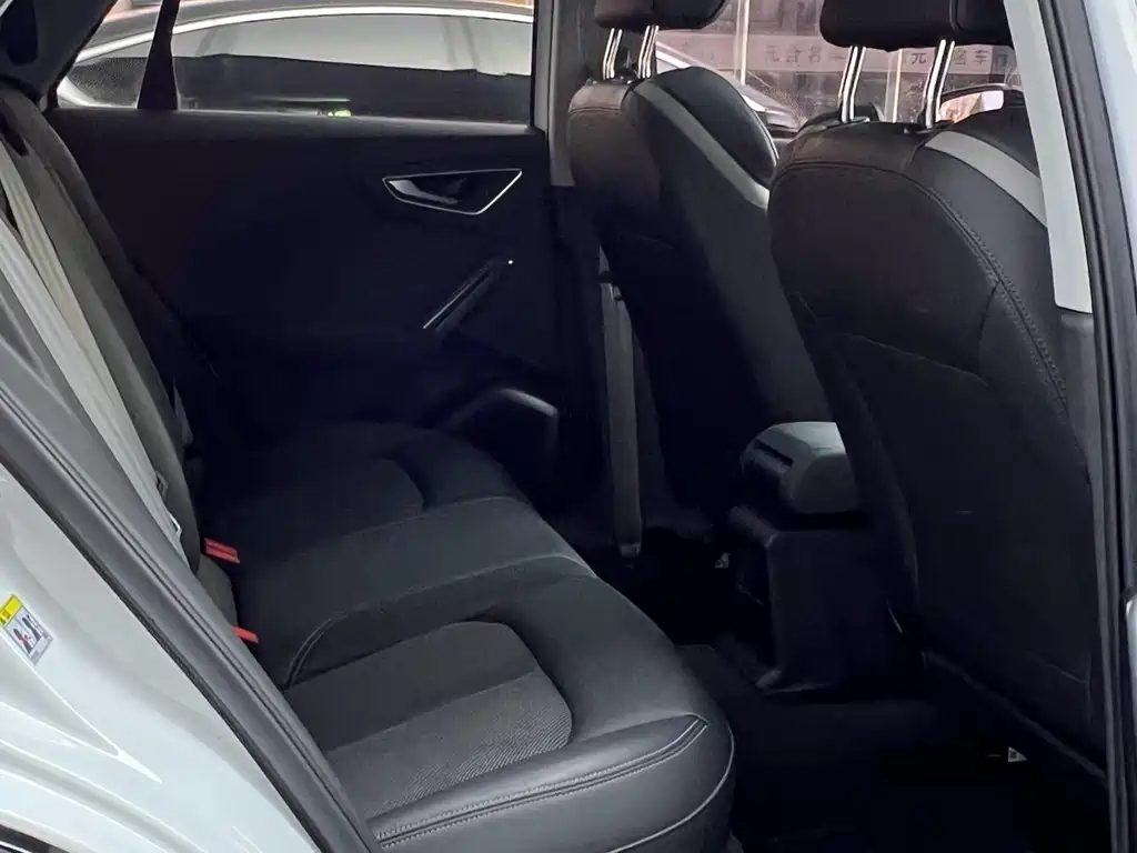 Audi Q2L 2021 — фото 17