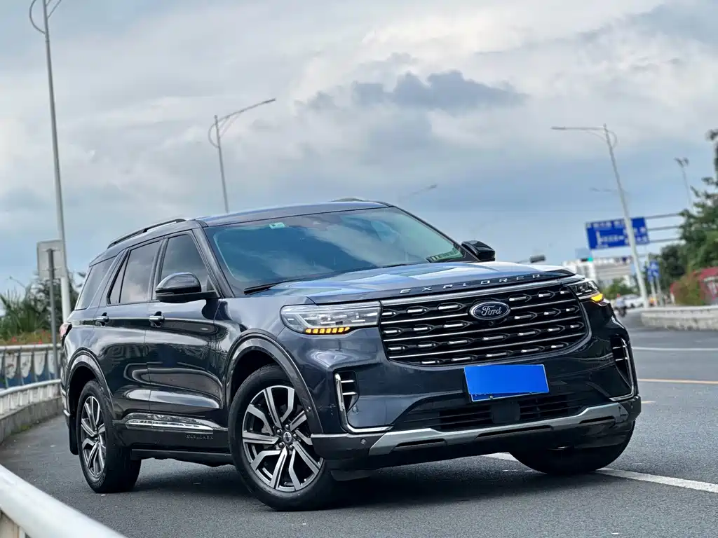 Ford Explorer 2022 — фото 3