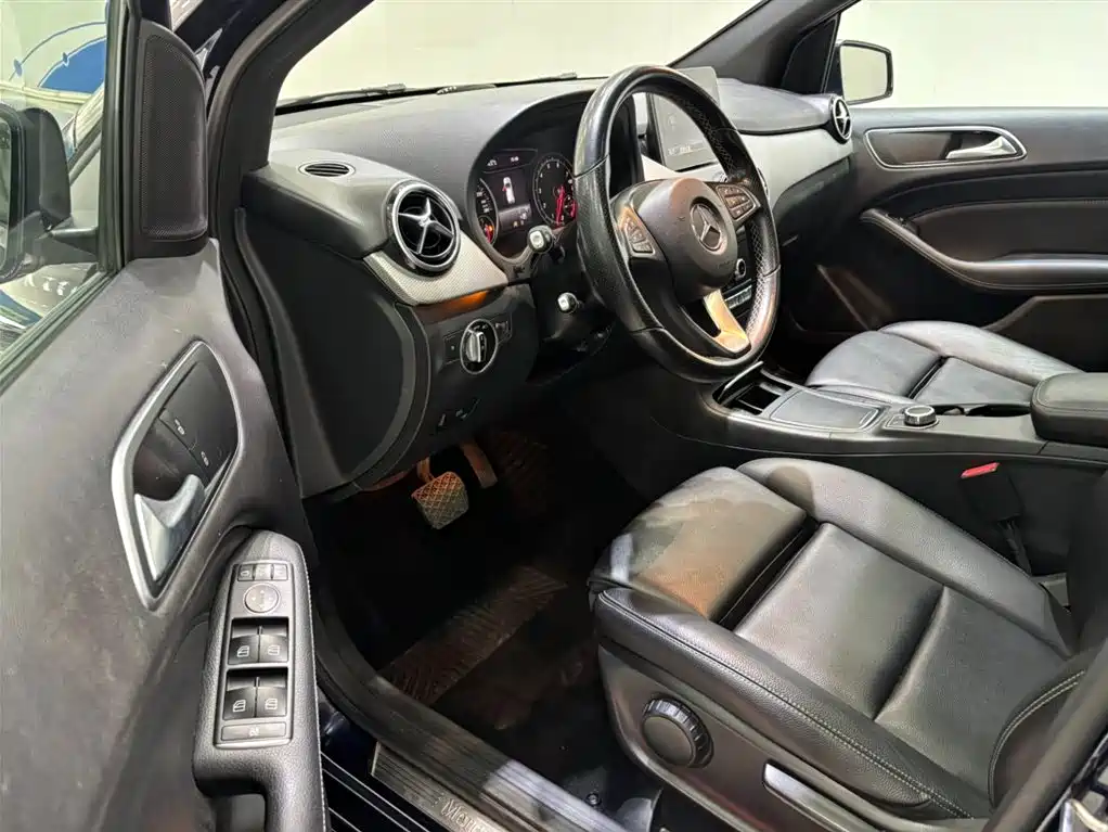 Mercedes-Benz B-Class 2018 — фото 14