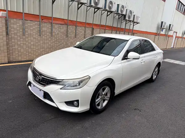 Toyota Reiz 2013