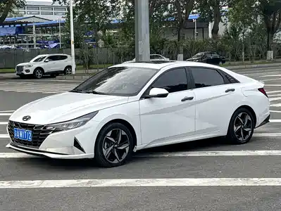 Hyundai Elantra 2022