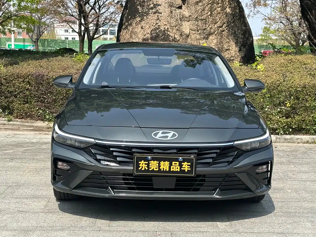 Hyundai Elantra 2023 — фото 2