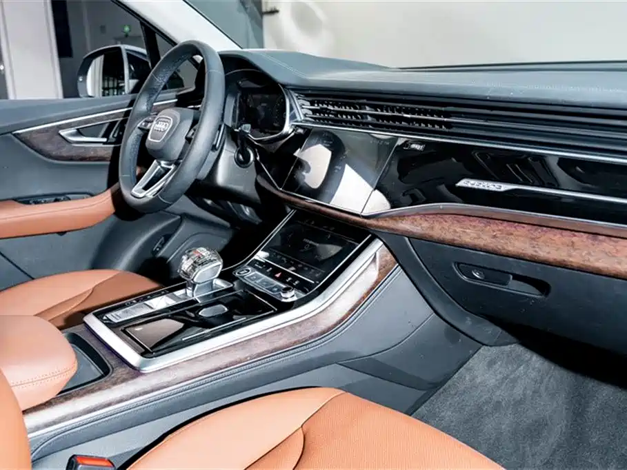 Audi Q7 2024 — фото 19