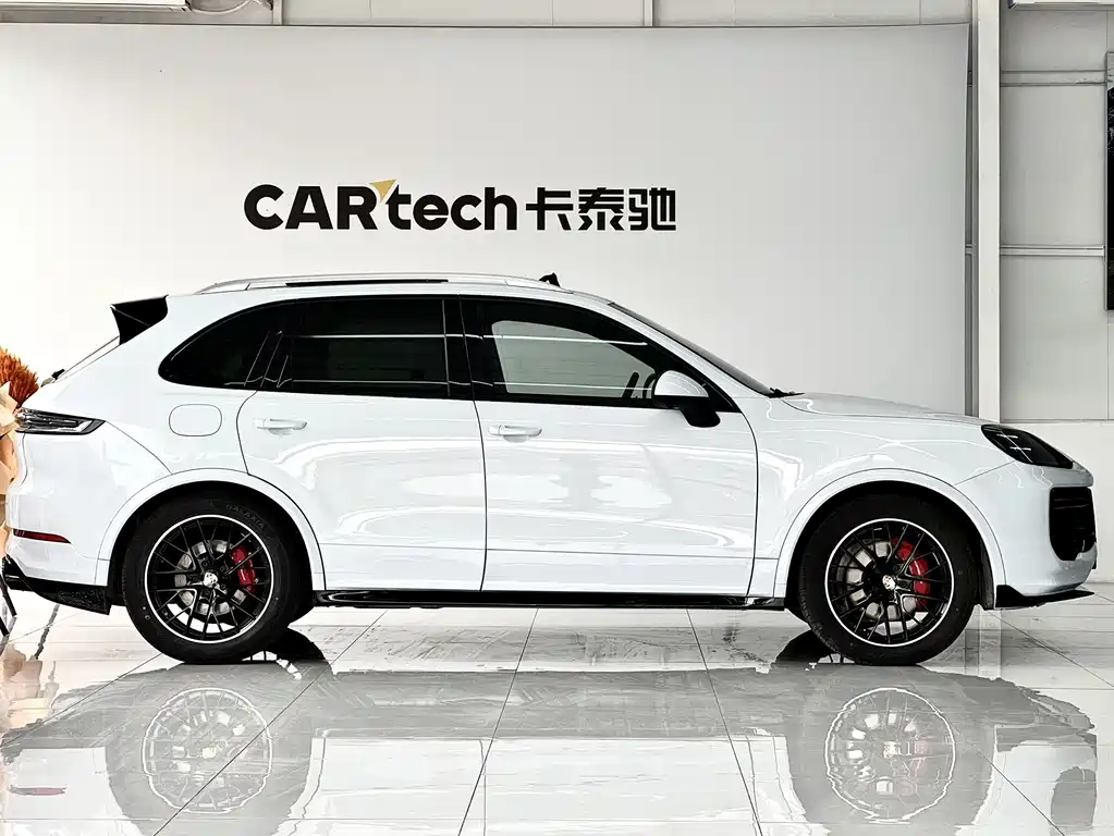Porsche Cayenne 2012 — фото 11