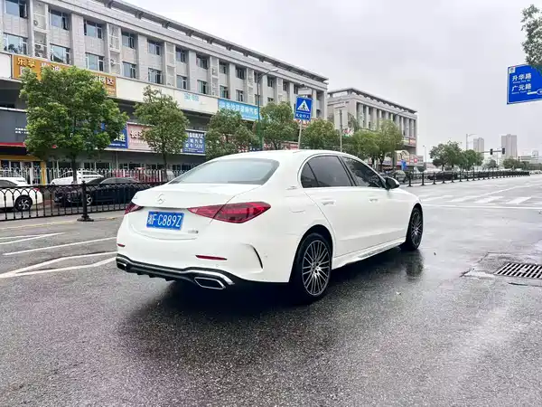 Mercedes-Benz C-Class 2024
