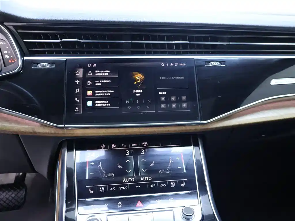 Audi Q7 2022 — фото 10