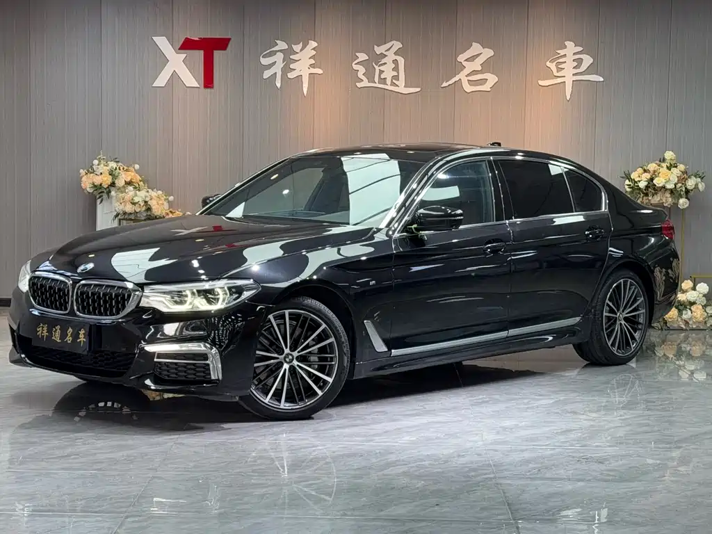 BMW 5 Series 2020 — фото 1