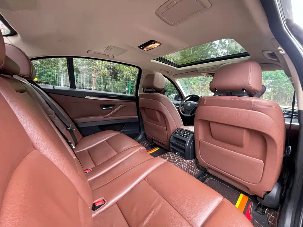 BMW 5 Series 2015 — фото 11