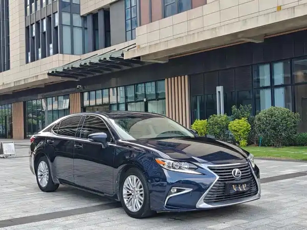 Lexus ES 2017