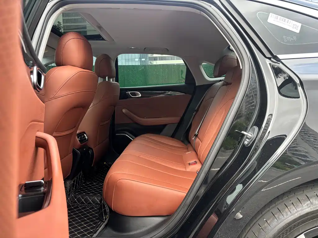 Geely Emgrand 2026