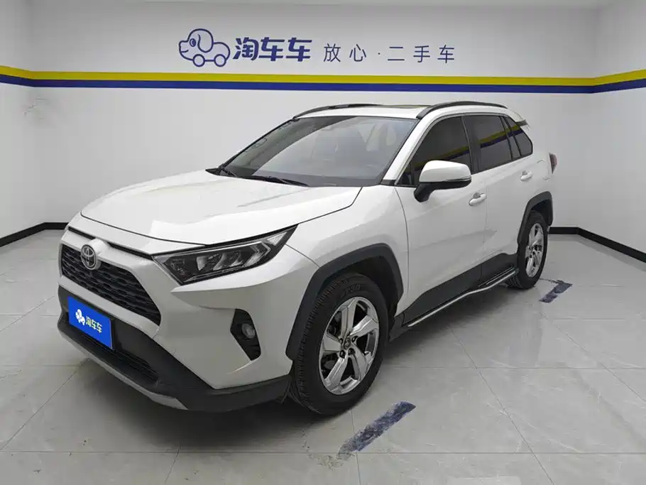 Toyota RAV4 2020 — фото 1
