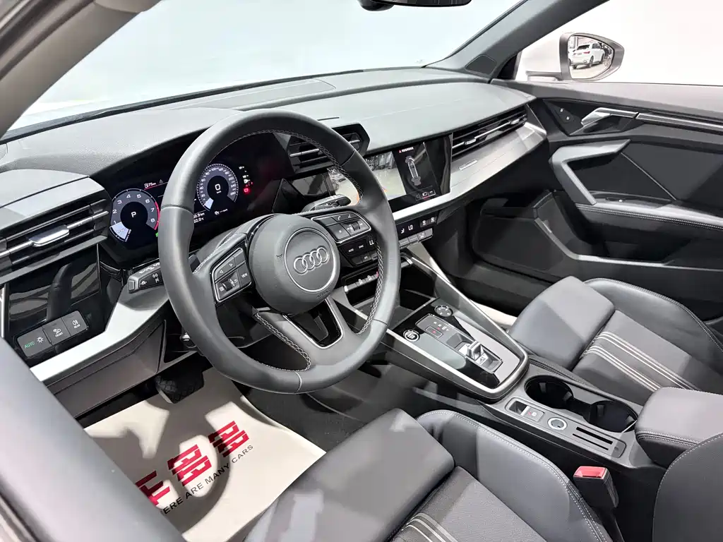 Audi A3 2023 — фото 12