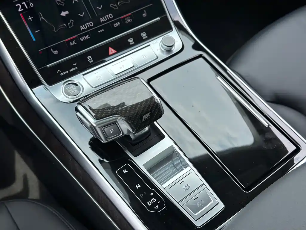 Audi Q8 2021 — фото 13