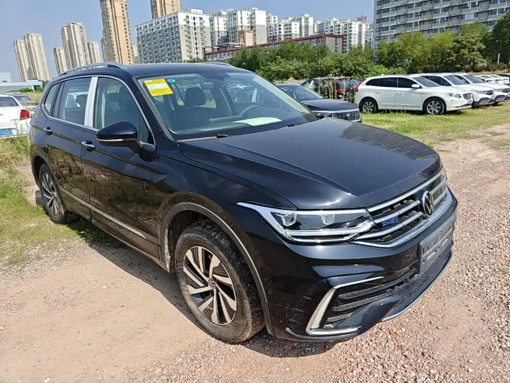 Volkswagen Tiguan L Plug-In Hybrid 2025 — фото 4