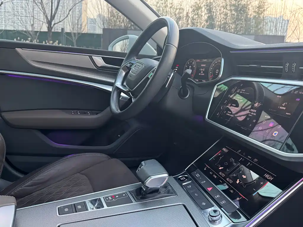 Audi A7L 2023 — фото 13