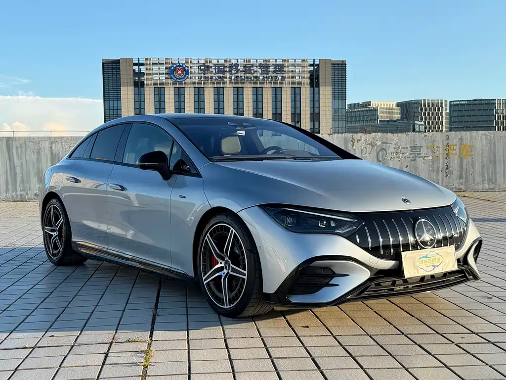 Mercedes-Benz EQE AMG 2024 — фото 3