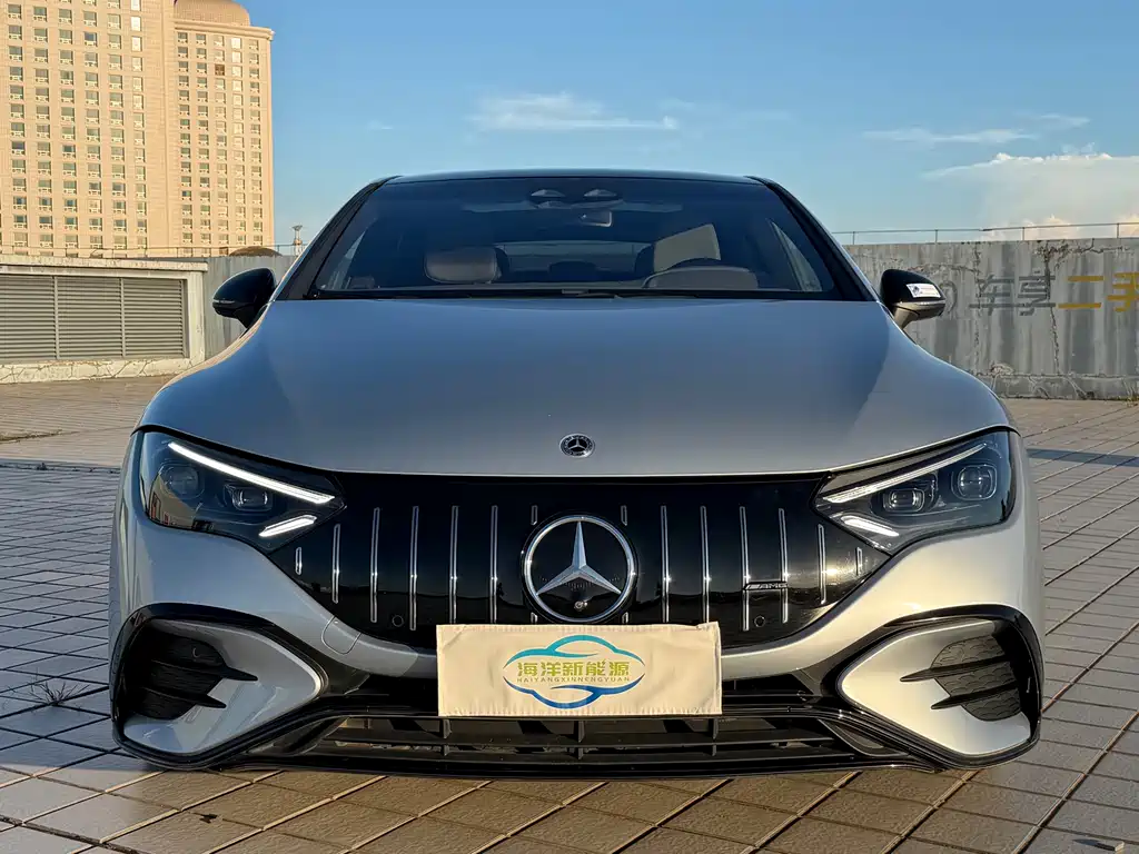 Mercedes-Benz EQE AMG 2024 — фото 2