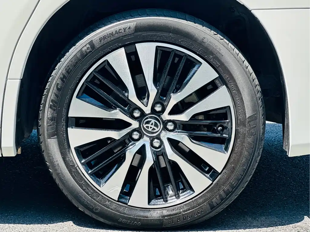 Toyota Alphard 2019 — фото 17
