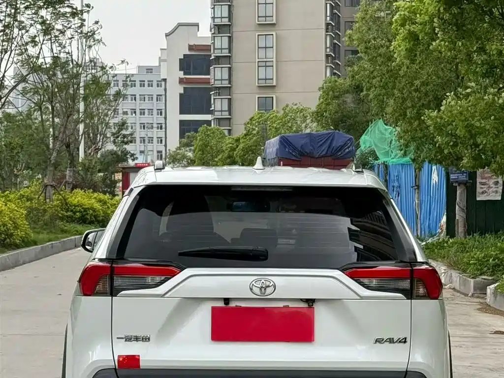 Toyota RAV4 2021
