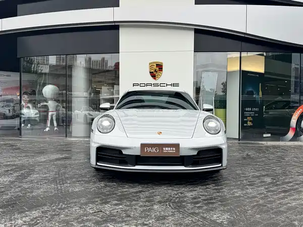 Porsche 911 2025