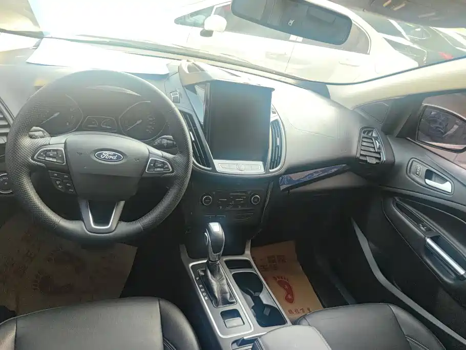Ford Kuga 2019 — фото 12