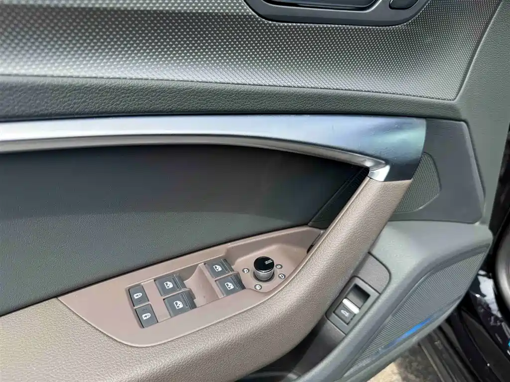 Audi A7L 2023 — фото 11