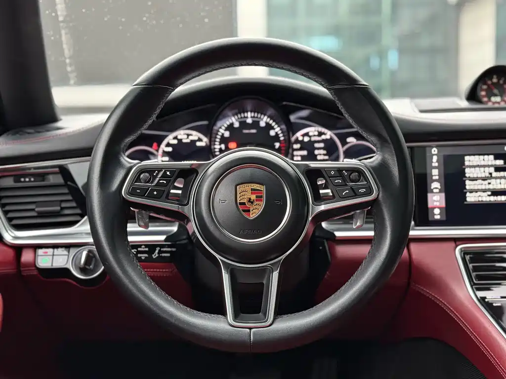 Porsche Panamera 2018 — фото 7
