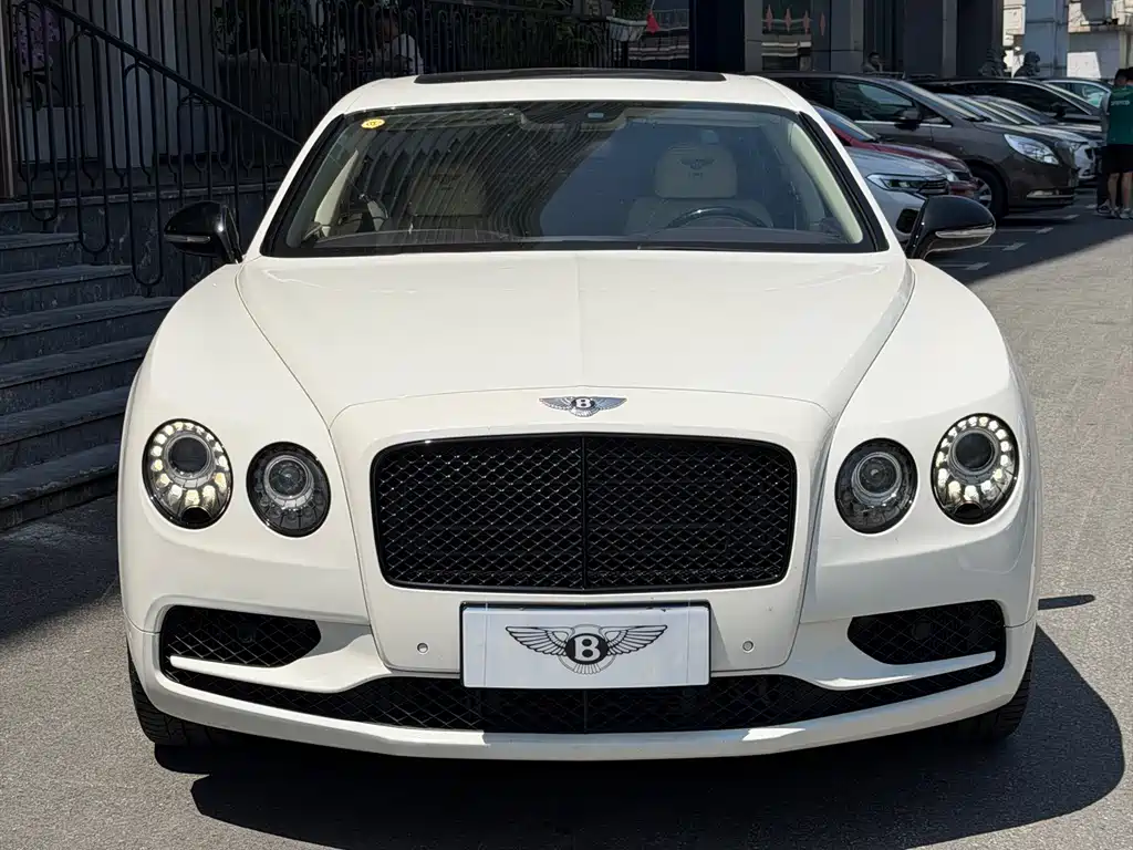 Bentley Flying Spur 2018 — фото 2