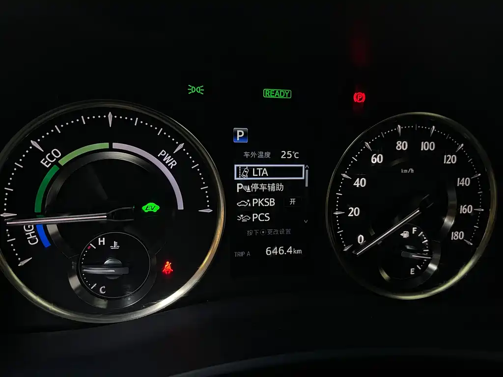 Lexus LM 2020 — фото 15