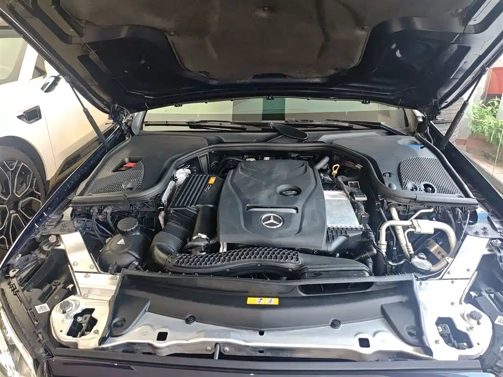 Mercedes-Benz E-Class 2017 — фото 16