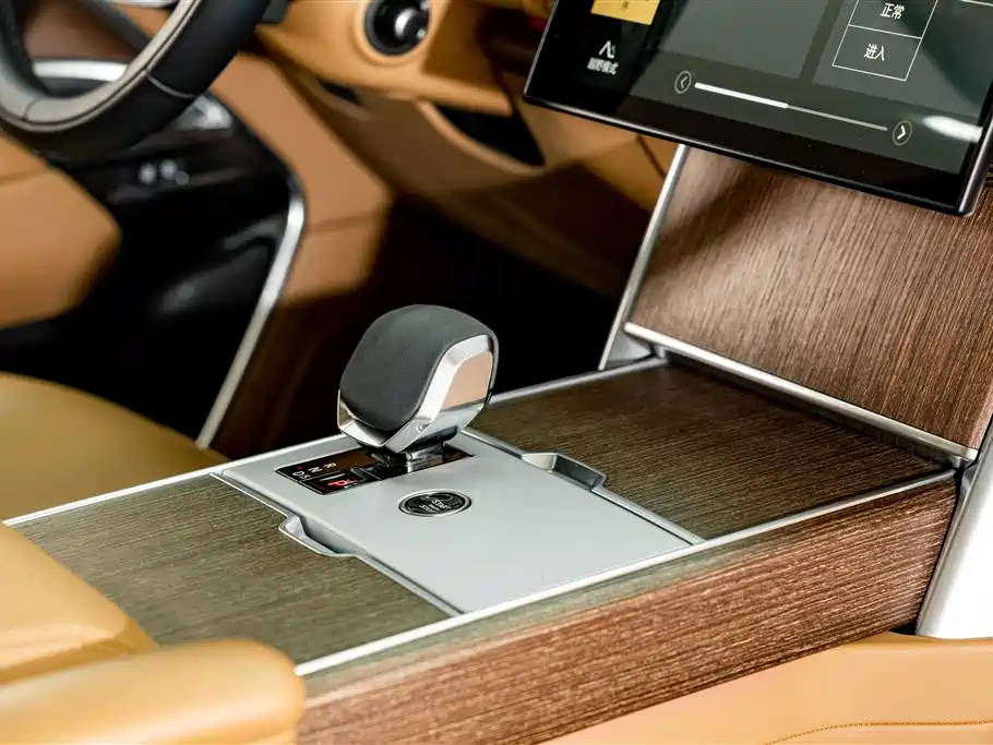 Land Rover Range Rover 2024 — фото 19
